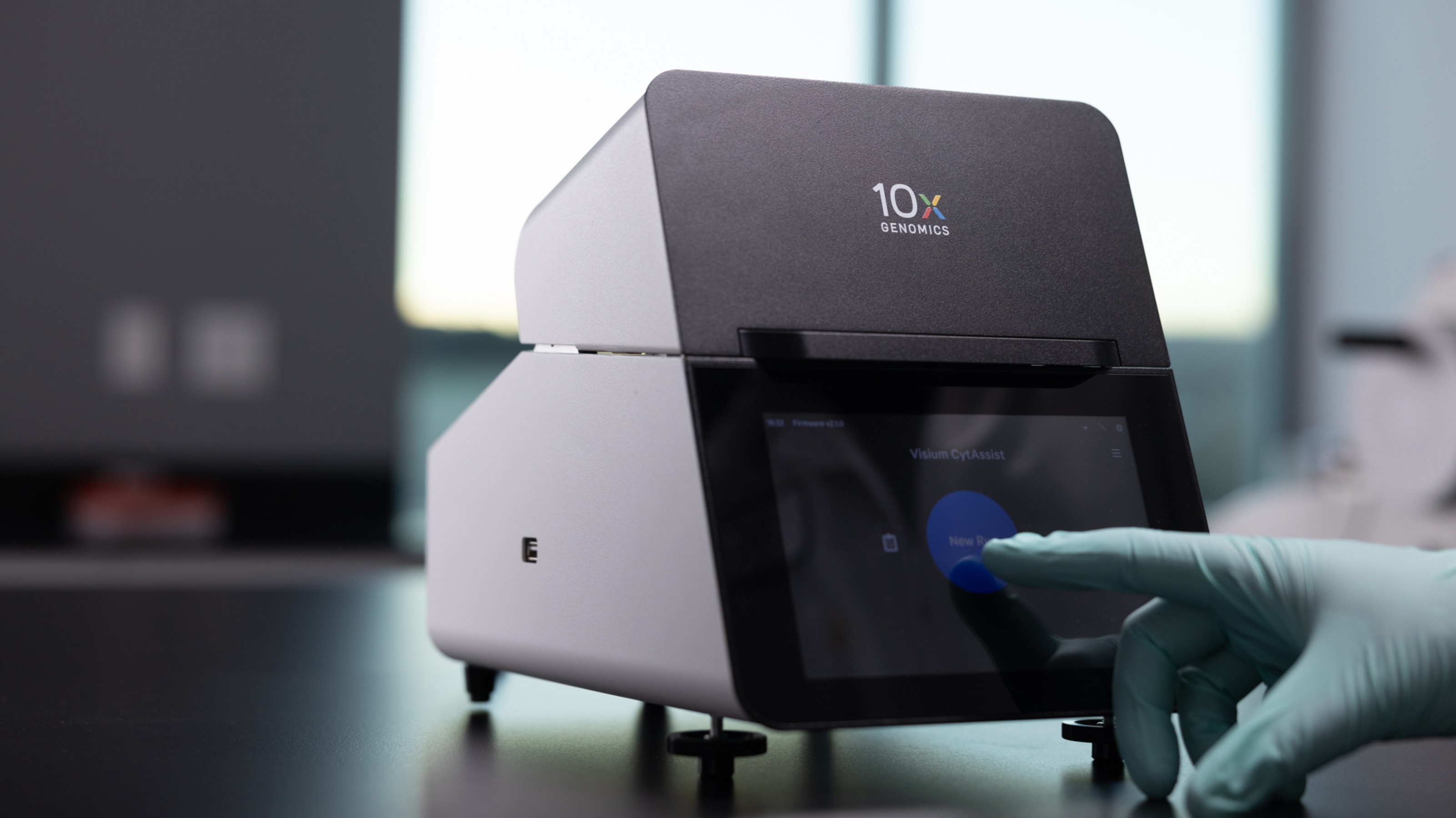 Visium CytAssist instrument